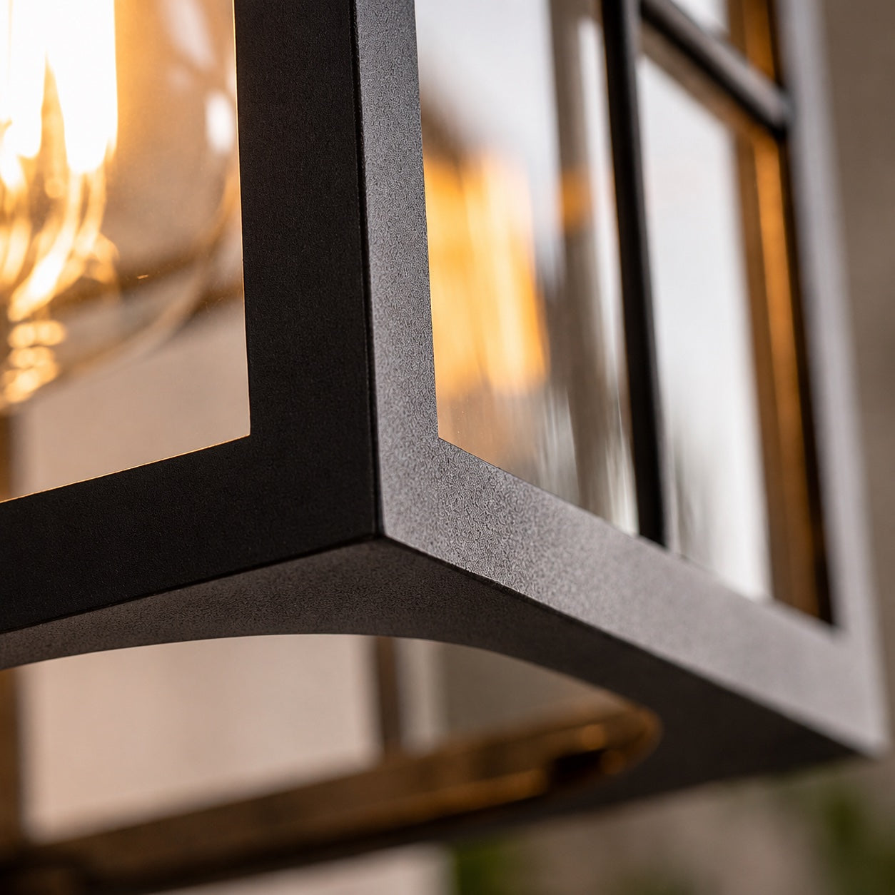 Classic Outdoor Wall Light Aluminum Sconce with Glass Shade IP65 Protection for Exterior Use